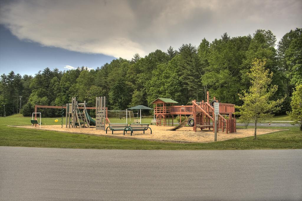 Foxhunt At Sapphire Valley Exterior foto